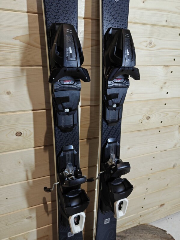 LYŽE HEAD SHAPE SX BLACK EDITION 149CM